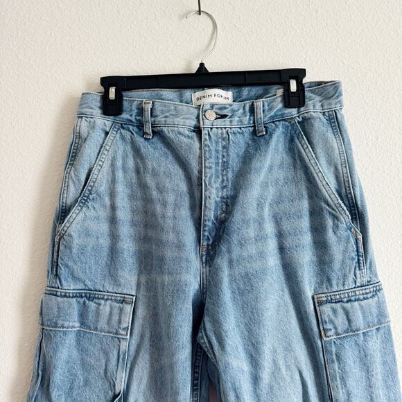 Aritzia x Denim Forum The ’90s Millie Hi-Rise Wide Leg Cargo Jeans Size 30 - Picture 5 of 8
